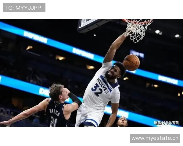 华子分享被唐斯隔扣经历感叹对手身材壮硕高度优势需团队支援 华子分享被唐斯隔扣经历感叹对手身材壮硕高度优势需团队支援