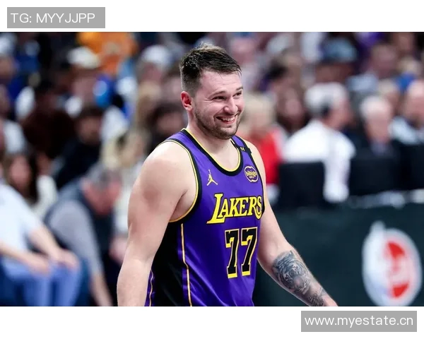 湖人队四连胜喜讯东契奇庆祝瞬间成海报焦点展现球队团结与实力 湖人队四连胜喜讯东契奇庆祝瞬间成海报焦点展现球队团结与实力