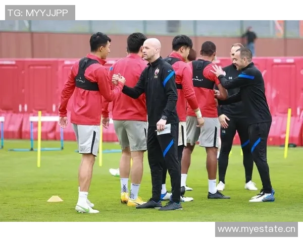 罗德里与胡桑诺夫伤愈归队积极恢复训练备战新赛季 罗德里与胡桑诺夫伤愈归队积极恢复训练备战新赛季