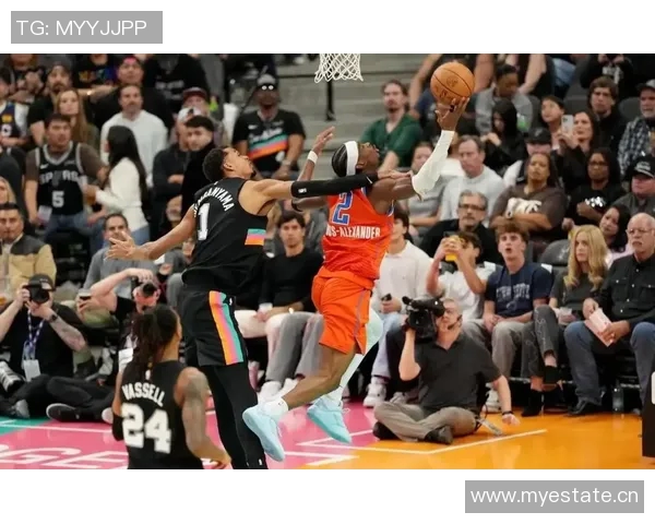 保罗现身赌城观看马刺与雷霆NBA杯半决赛引发关注