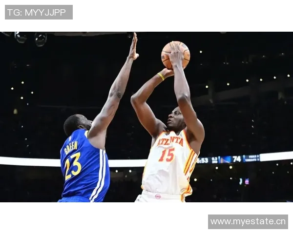 克拉克斯顿成为多支球队中锋升级的热门交易目标