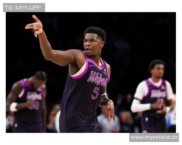 爱德华兹谈控卫角色适应强调减少失误与团队配合的重要性 爱德华兹谈控卫角色适应强调减少失误与团队配合的重要性