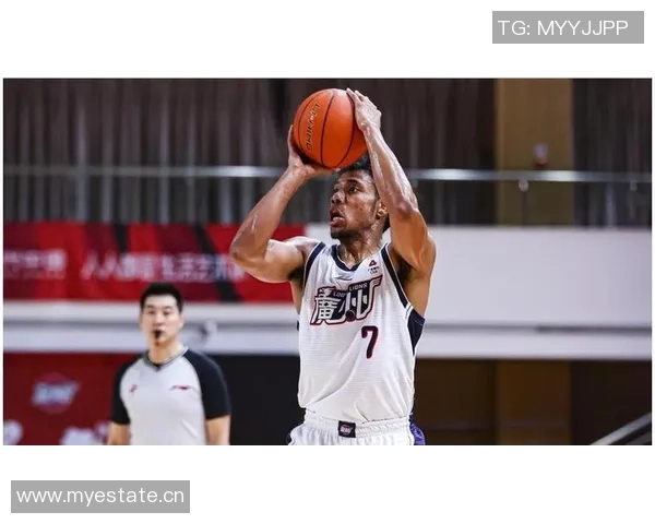 同曦官博庆祝祝铭震29岁生日并宣布今夏续约顶薪计划