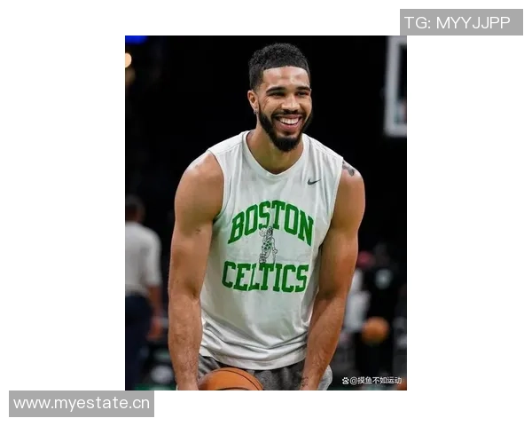 塔图姆复出在防守压力下成功完成单臂扣篮展现强大实力