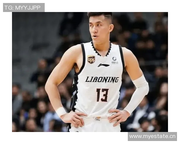 郭艾伦半场表现出色8投4中斩获10分3篮板1助攻压哨三分惊艳全场